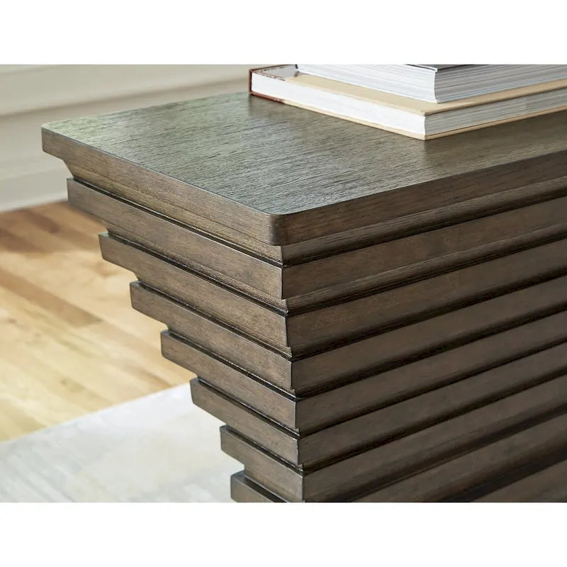 Brauner Sofatisch mit architektonischer Silhouette - 72 W x 18 D x 34.75 H