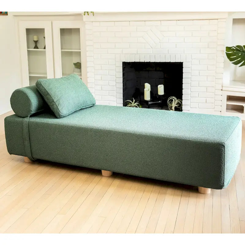Chaise longue in bouclé con piedini in legno d'acero
