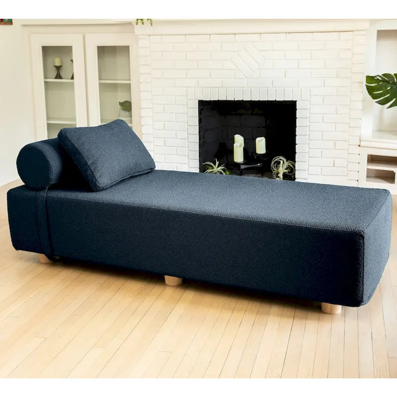 Chaise longue in bouclé con piedini in legno d'acero