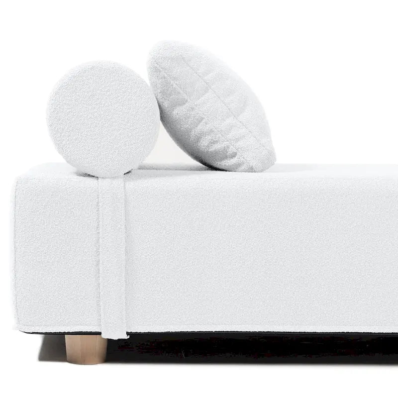 Chaise longue in bouclé con piedini in legno d'acero