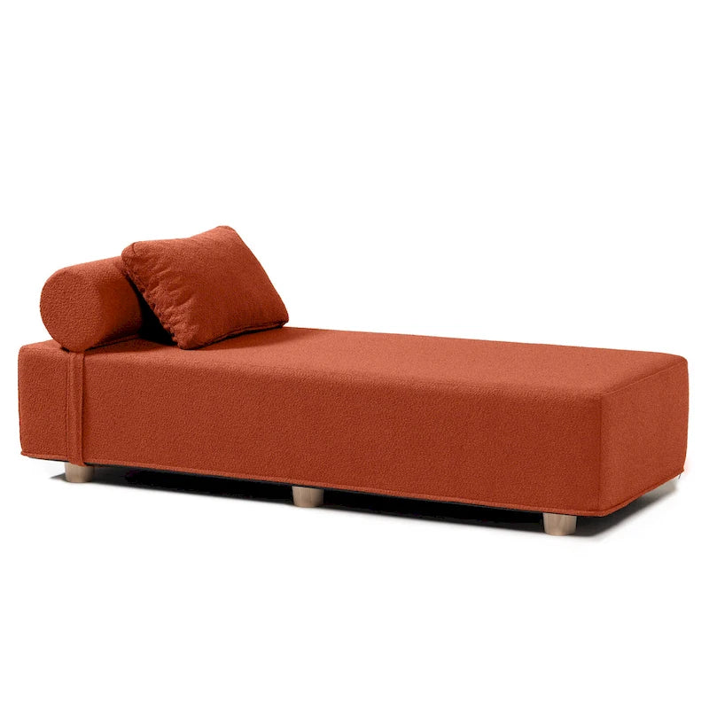 Bouclé-Chaiselongue mit Füßen aus Ahornholz