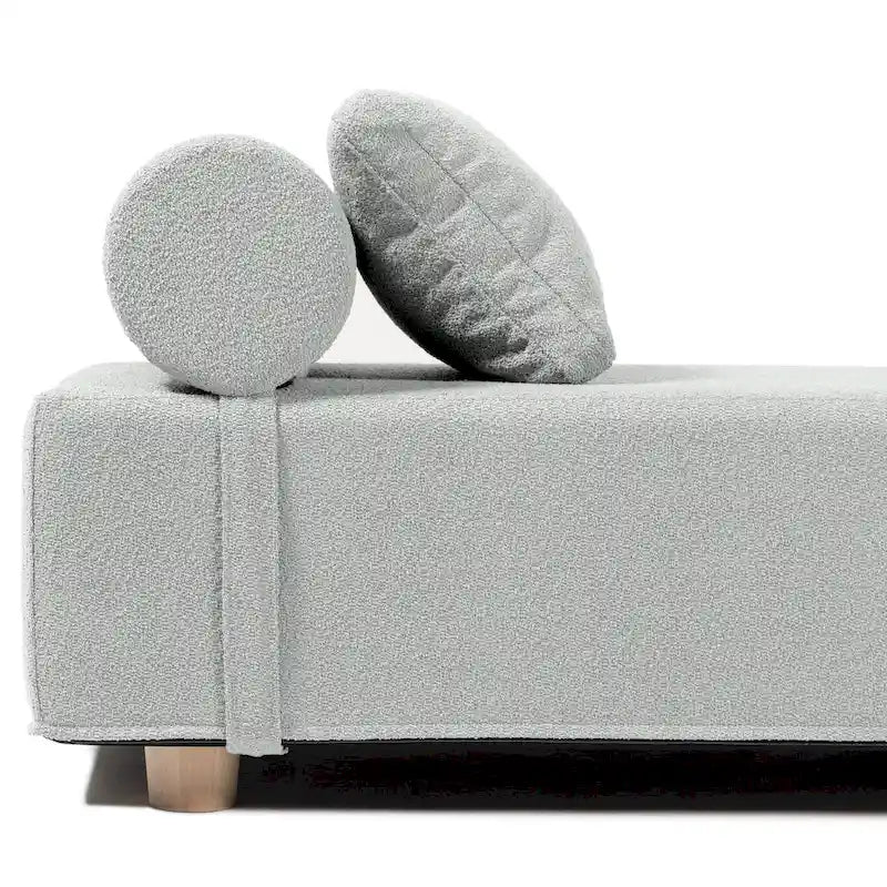Bouclé-Chaiselongue mit Füßen aus Ahornholz